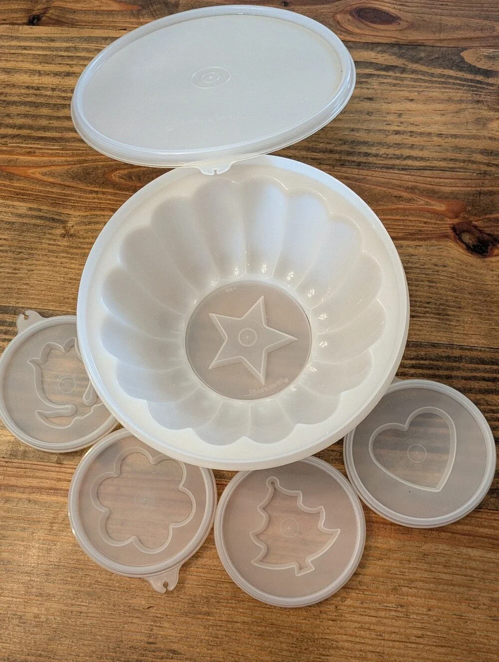 Tupperware Jello Mold with 5 Interchangeable Inserts